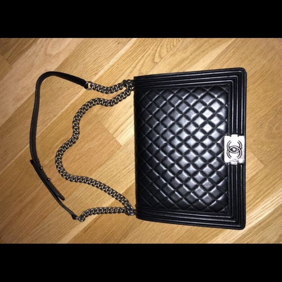 Handbags - Chanel Large Boy Bag